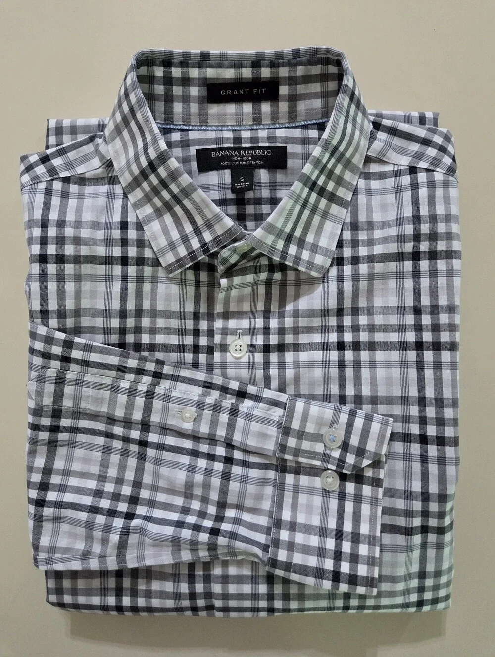 Banana Republic Men's Grey Multi Plaid Grant Fit Button-Down Dress Shirt